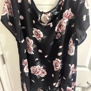 torrid Black Floral Keyhole Short Sleeve Blouse